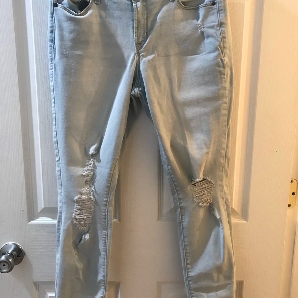 Old Navy Rockstar Distressed Skinny Jeans - Size 10